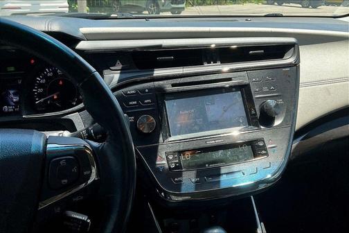 Celestial Silver Metallic 2018 Toyota Avalon Hybrid Limited