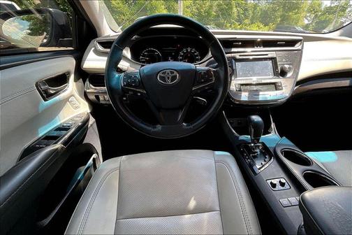 Celestial Silver Metallic 2018 Toyota Avalon Hybrid Limited