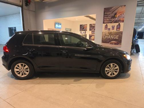 2017 Volkswagen Golf TSI S 4-Door