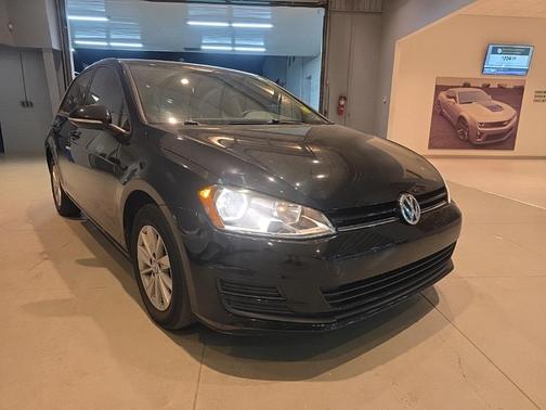 2017 Volkswagen Golf TSI S 4-Door