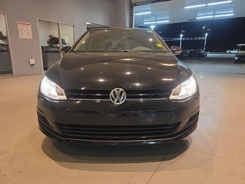2017 Volkswagen Golf TSI S 4-Door
