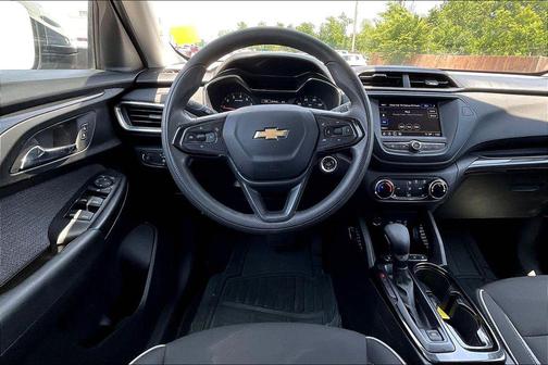 Sterling Gray Metallic 2023 Chevrolet Trailblazer LT