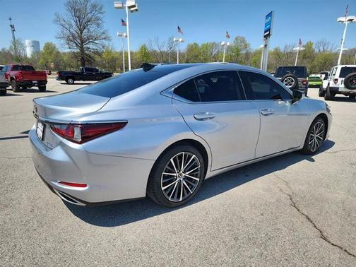 2023 Lexus ES 350 Base
