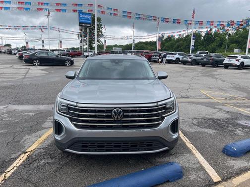 Silver Mist Metallic 2024 Volkswagen Atlas 2.0T SE w/Technology 4MOTION
