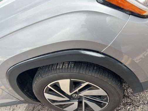Silver Mist Metallic 2024 Volkswagen Atlas 2.0T SE w/Technology 4MOTION