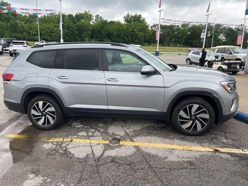 Silver Mist Metallic 2024 Volkswagen Atlas 2.0T SE w/Technology 4MOTION