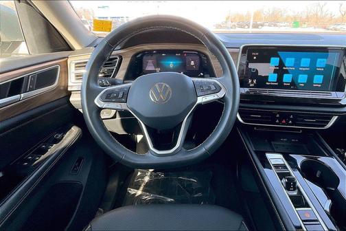 Silver Mist Metallic 2024 Volkswagen Atlas 2.0T SE w/Technology 4MOTION