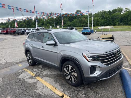 Silver Mist Metallic 2024 Volkswagen Atlas 2.0T SE w/Technology 4MOTION