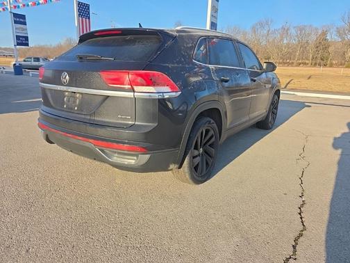 2023 Volkswagen Atlas Cross Sport 2.0T SE w/Technology 4MOTION