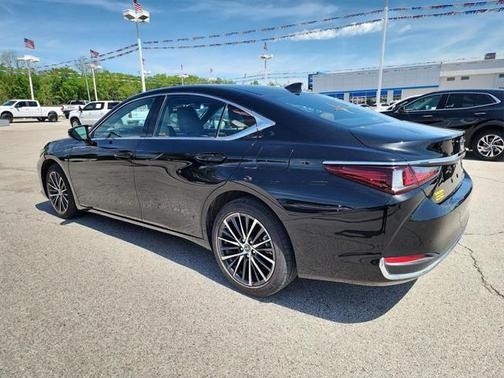 2024 Lexus ES 250 Base