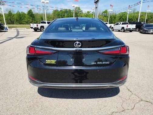 2024 Lexus ES 250 Base