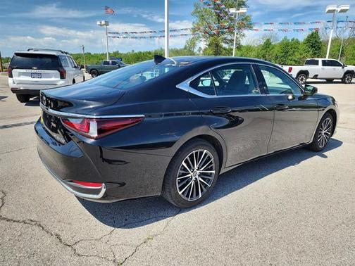 2024 Lexus ES 250 Base