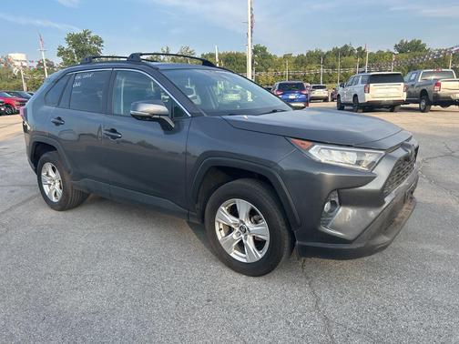 2020 Toyota RAV4 XLE