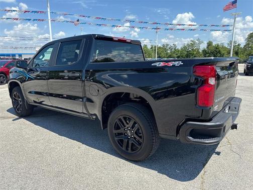 2025 Chevrolet Silverado 1500 Custom