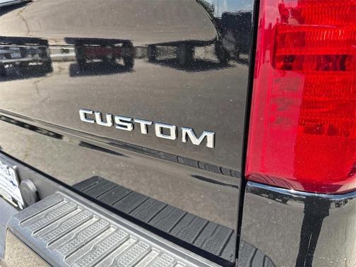 2025 Chevrolet Silverado 1500 Custom