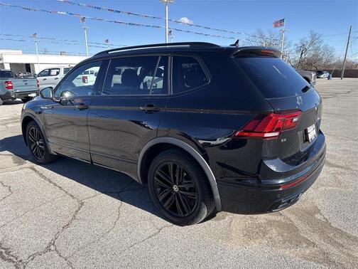 2022 Volkswagen Tiguan 2.0T SE R-Line Black