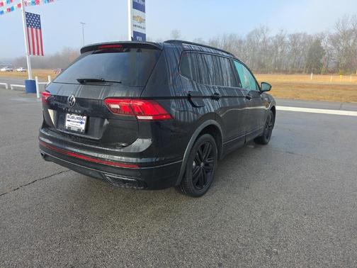 2022 Volkswagen Tiguan 2.0T SE R-Line Black