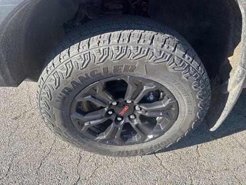 Sterling Metallic 2024 GMC Canyon Elevation