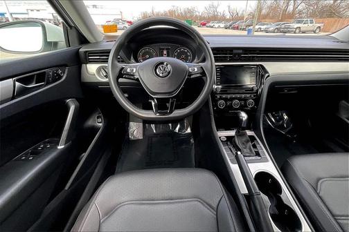 2022 Volkswagen Passat 2.0T SE