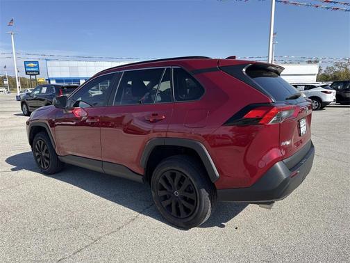 2021 Toyota RAV4 LE