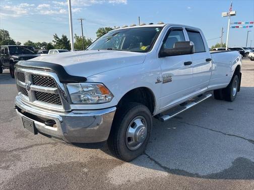 2018 RAM 3500 Tradesman Crew Cab 4x4 8' Box