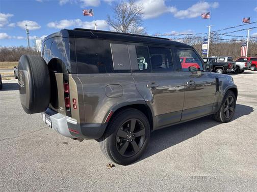 2020 Land Rover Defender 110 SE