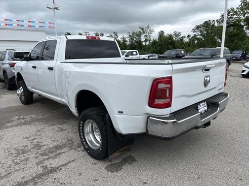 2022 RAM 3500 Tradesman Crew Cab 4x4 8' Box