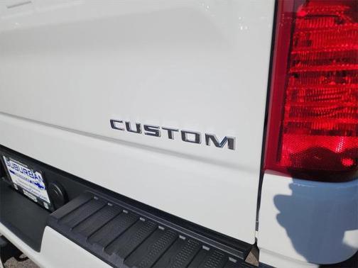 2025 Chevrolet Silverado 1500 Custom