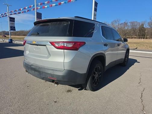 2021 Chevrolet Traverse LT Cloth