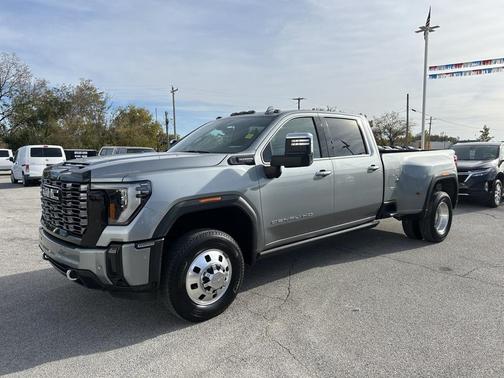 2025 GMC Sierra 3500 Denali
