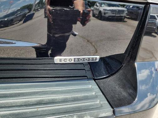 2015 Lincoln Navigator Base