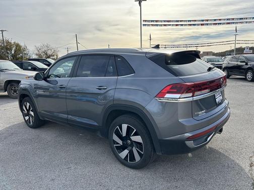 2025 Volkswagen Atlas Cross Sport 2.0T SE w/Technology 4MOTION