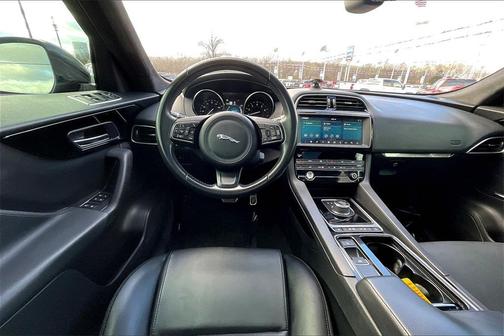 2019 Jaguar F-PACE 25t Premium