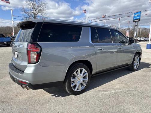 2023 Chevrolet Suburban 4WD High Country