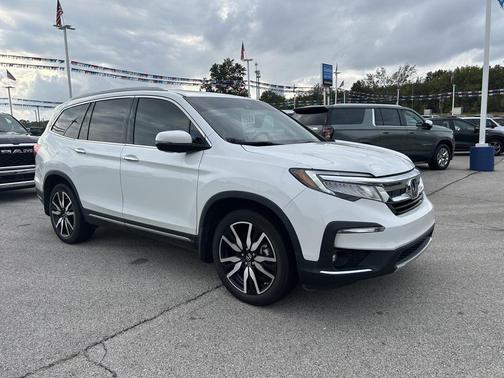 2022 Honda Pilot Touring 8-Passenger