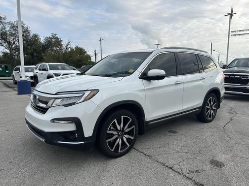 2022 Honda Pilot Touring 8-Passenger