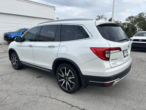 2022 Honda Pilot Touring 8-Passenger