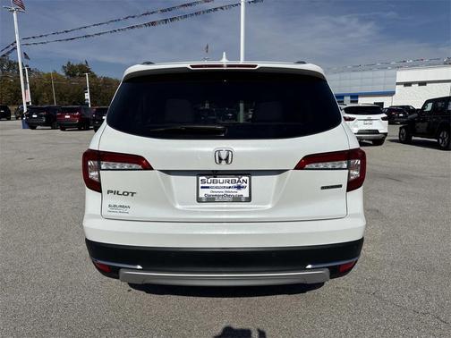 2022 Honda Pilot Touring 8-Passenger