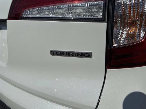 2022 Honda Pilot Touring 8-Passenger