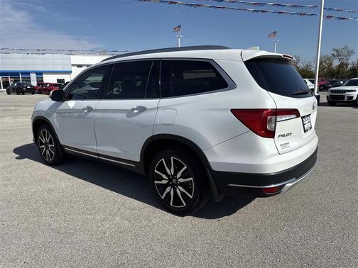 2022 Honda Pilot Touring 8-Passenger