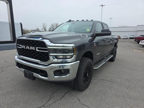 2022 RAM 2500 Big Horn Crew Cab 4x4 6'4' Box