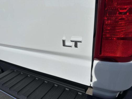 Summit White 2026 Chevrolet Silverado 2500 LT