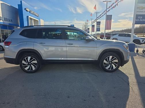 2024 Volkswagen Atlas 2.0T SE w/Technology 4MOTION