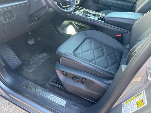 2024 Volkswagen Atlas 2.0T SE w/Technology 4MOTION