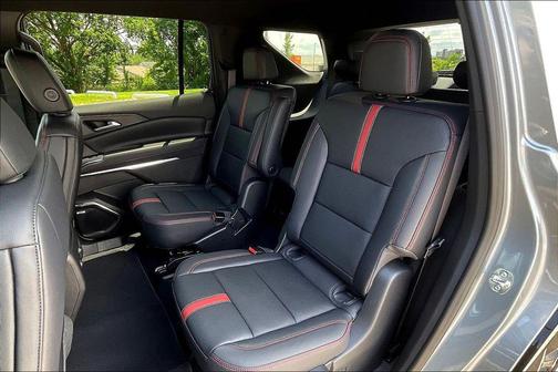Sterling Gray Metallic 2026 Chevrolet Traverse RS