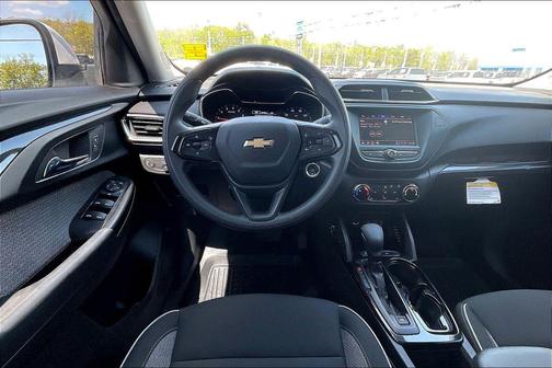 Summit White 2023 Chevrolet Trailblazer LT