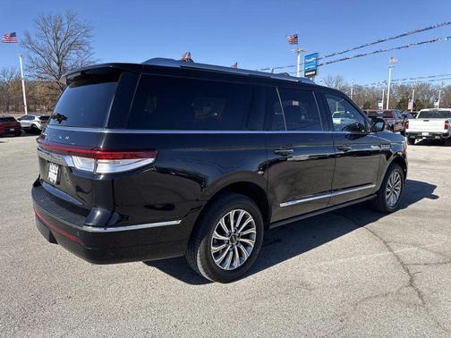 Black Metallic 2024 Lincoln Navigator Premiere