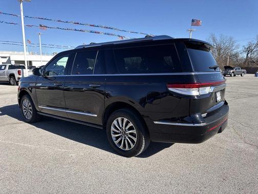 Black Metallic 2024 Lincoln Navigator Premiere