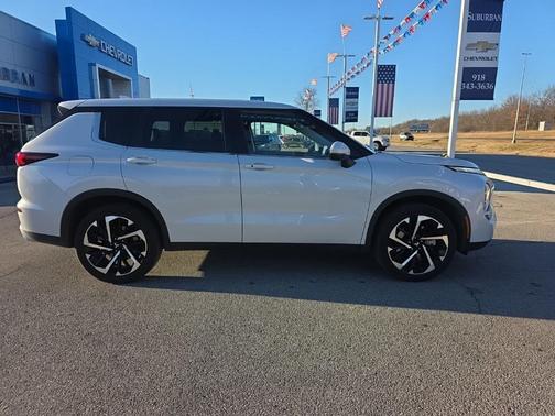 2024 Mitsubishi Outlander SE Black Edition w/Pano Roof S-AWC