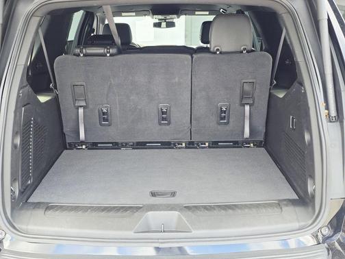 Black 2023 Chevrolet Suburban LT